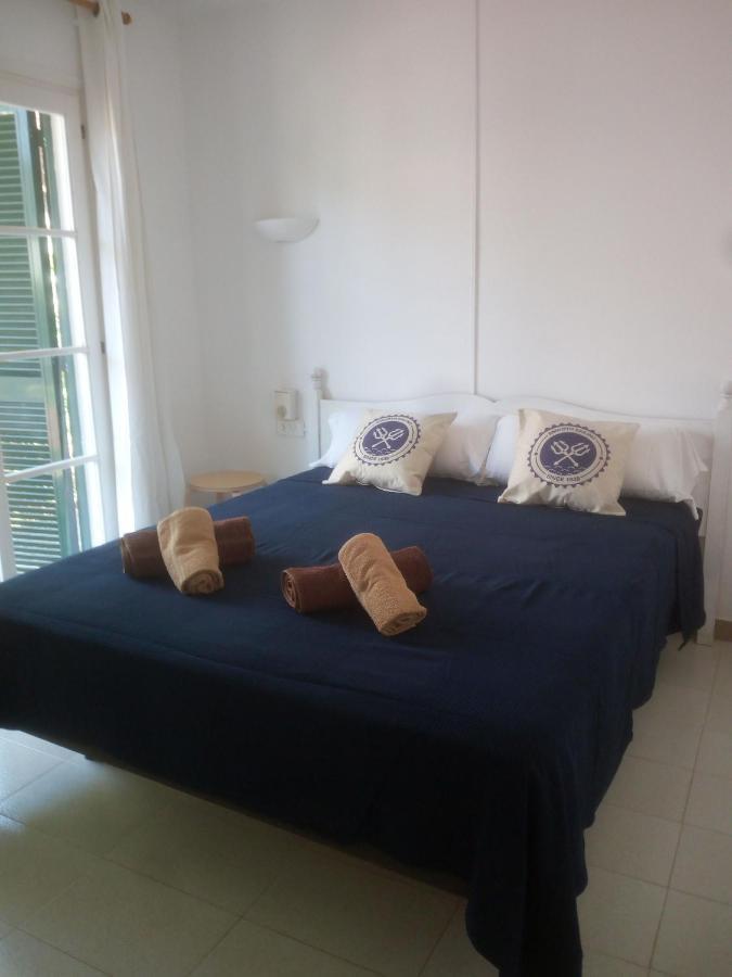 Apartamentos Playa Park Brisas Son Xoriguer Cala en Bosch Dış mekan fotoğraf